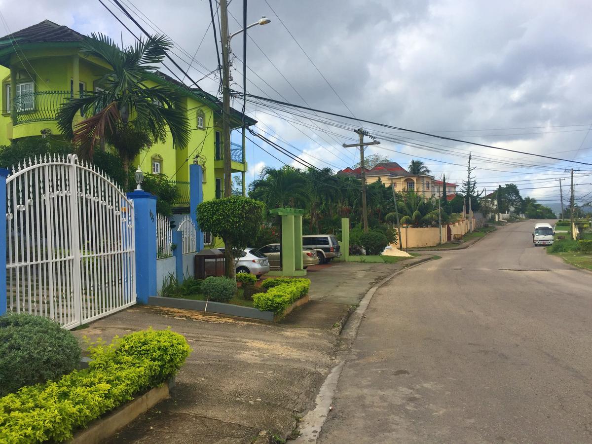 Yaad Hostel Montego Bay Exterior foto
